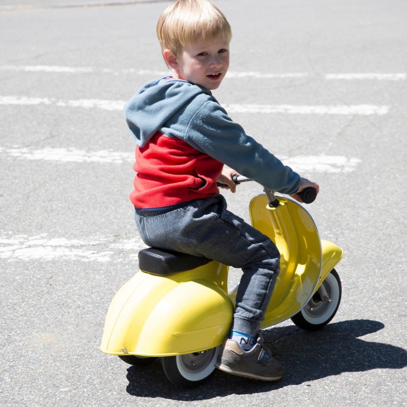 Scooter Ambosstoys Yellow | Produits - En vente sur Child-Home.ch